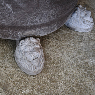 Bergs Potter Planter with Feet - Large - Details and Design - Bergs Potter